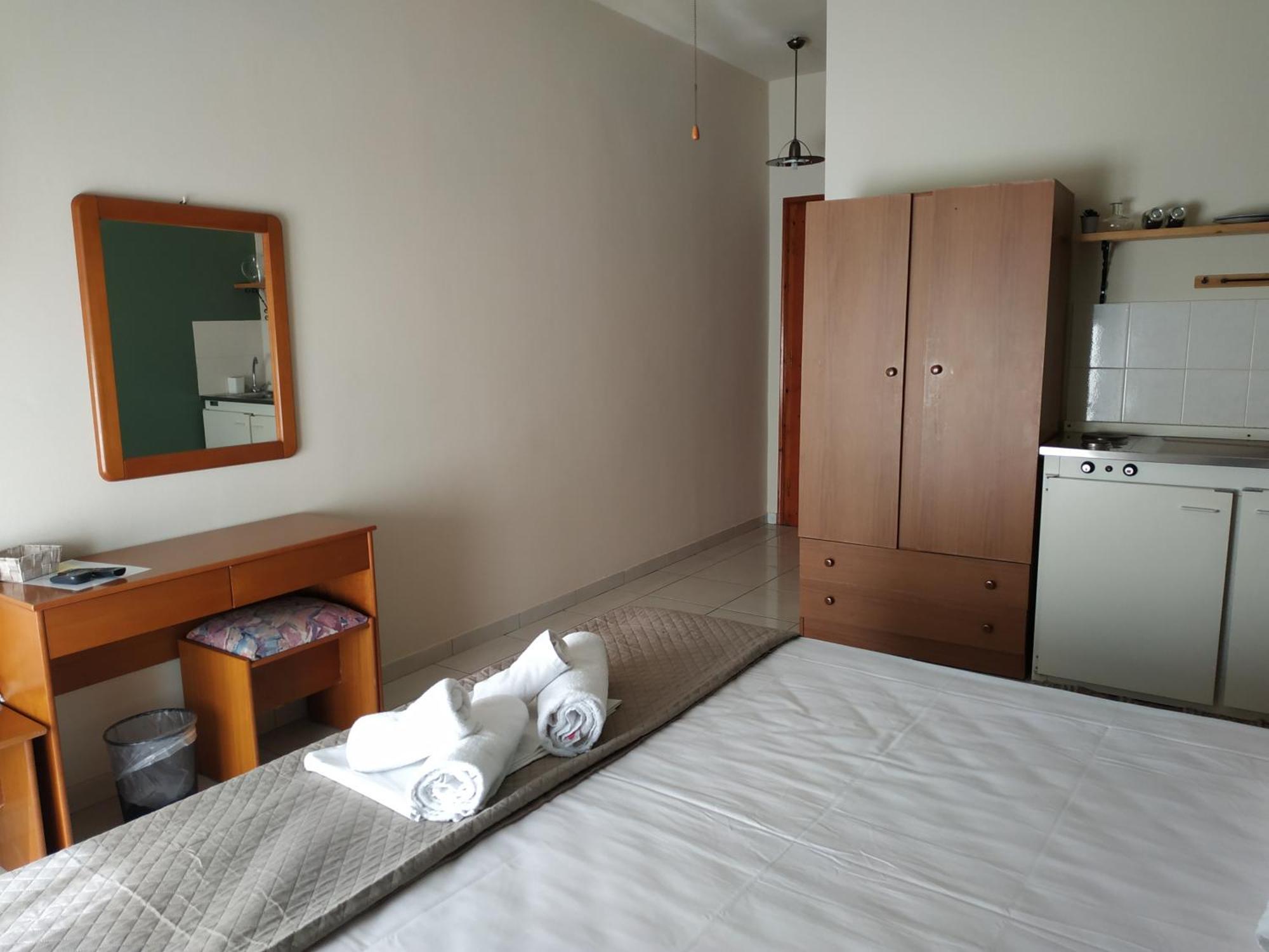 Apartments By Evita'S Resort Poros Town エクステリア 写真