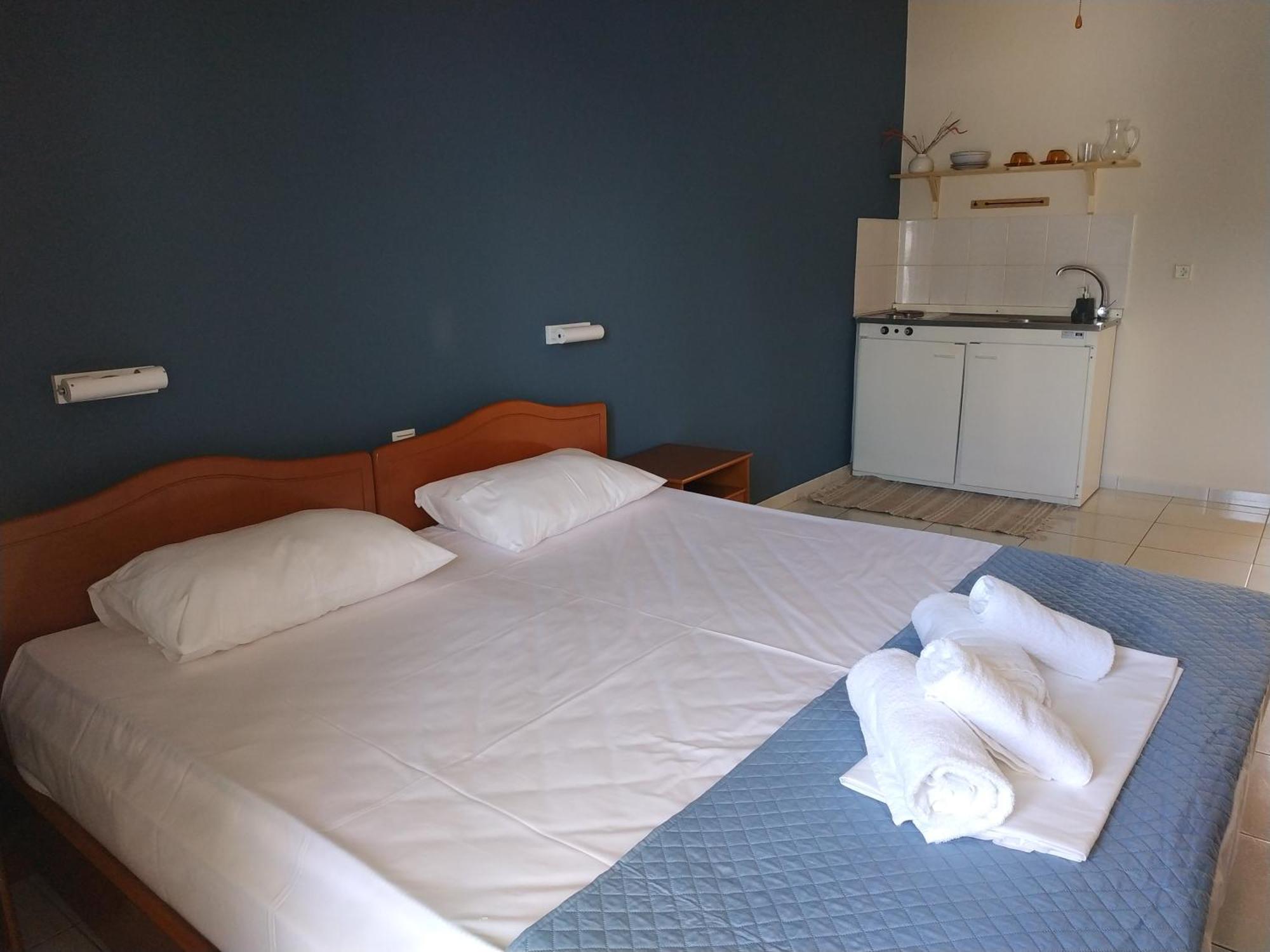Apartments By Evita'S Resort Poros Town エクステリア 写真